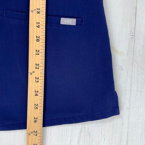 Figs Casma‎ Scrub Top Women L Navy Blue Three Pocket Short Sleeve Nurse Medical - Picture 13 of 14